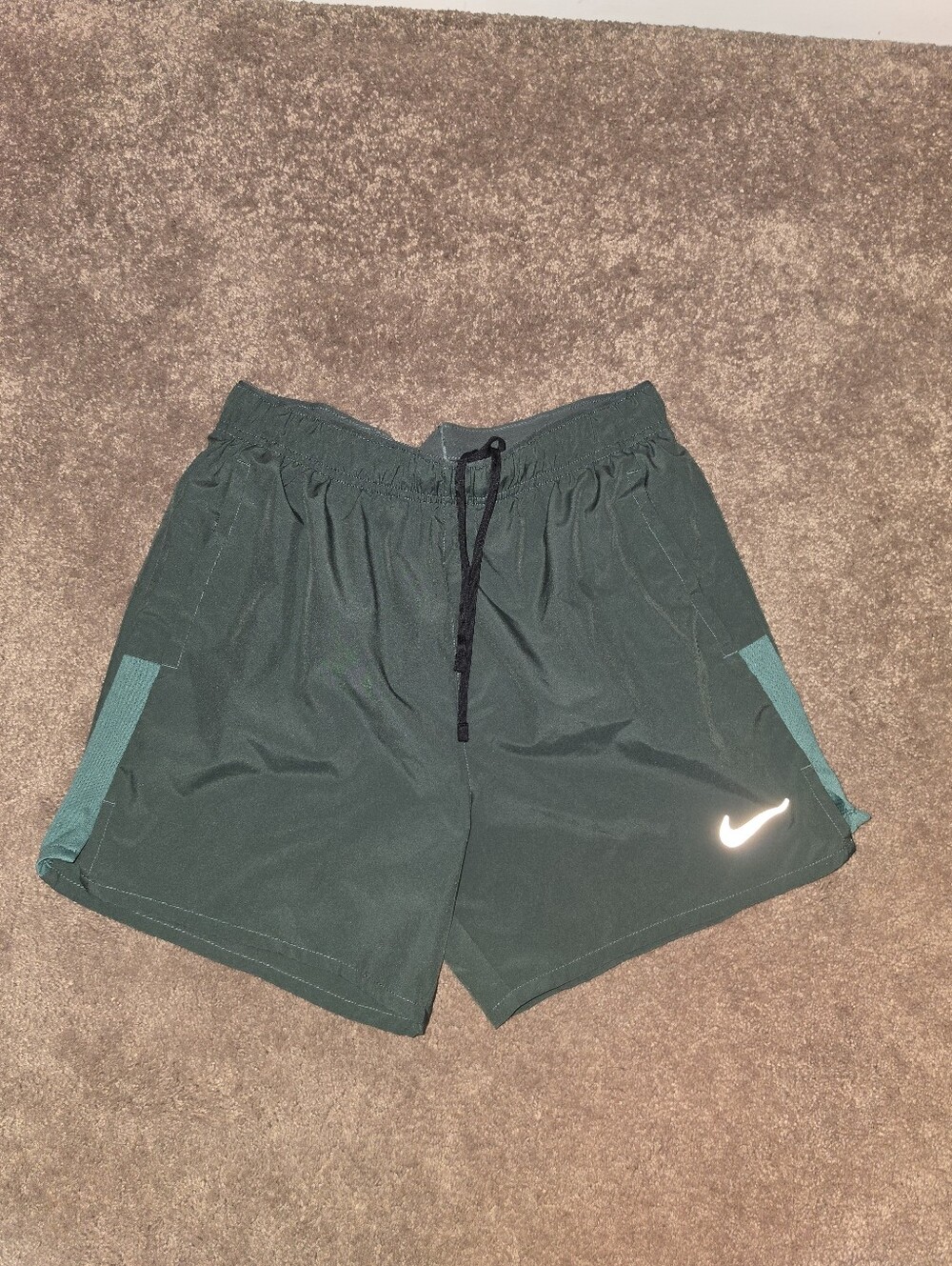 NWT Nike 7 Inch Dark Green Running Shorts Small